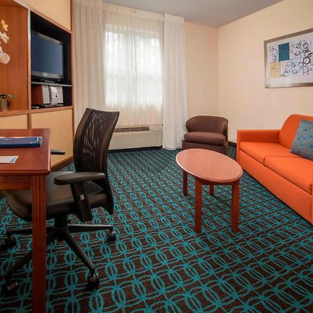 Fairfield Inn & Suites By Marriott Уилямсбърг Стая снимка