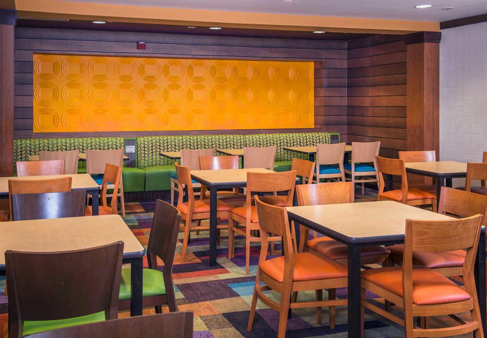 Fairfield Inn & Suites By Marriott Уилямсбърг Екстериор снимка