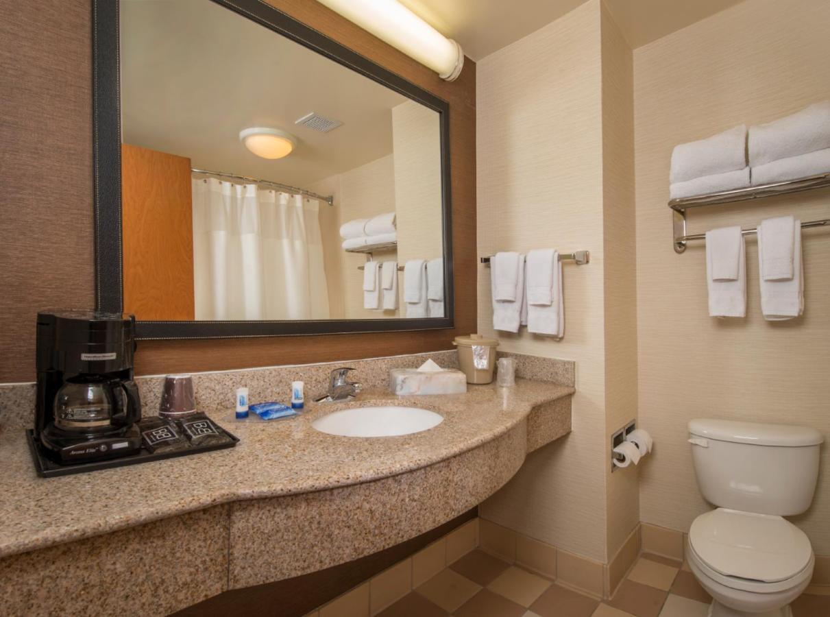 Fairfield Inn & Suites By Marriott Уилямсбърг Екстериор снимка