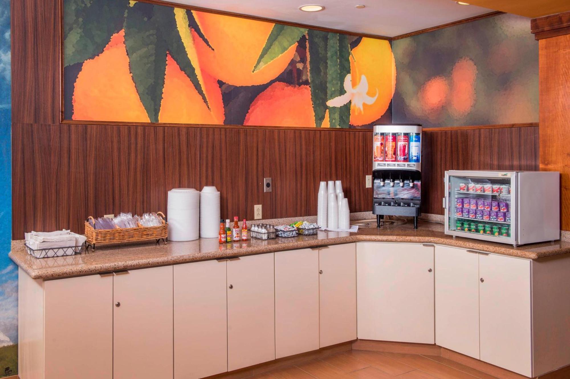 Fairfield Inn & Suites By Marriott Уилямсбърг Ресторант снимка