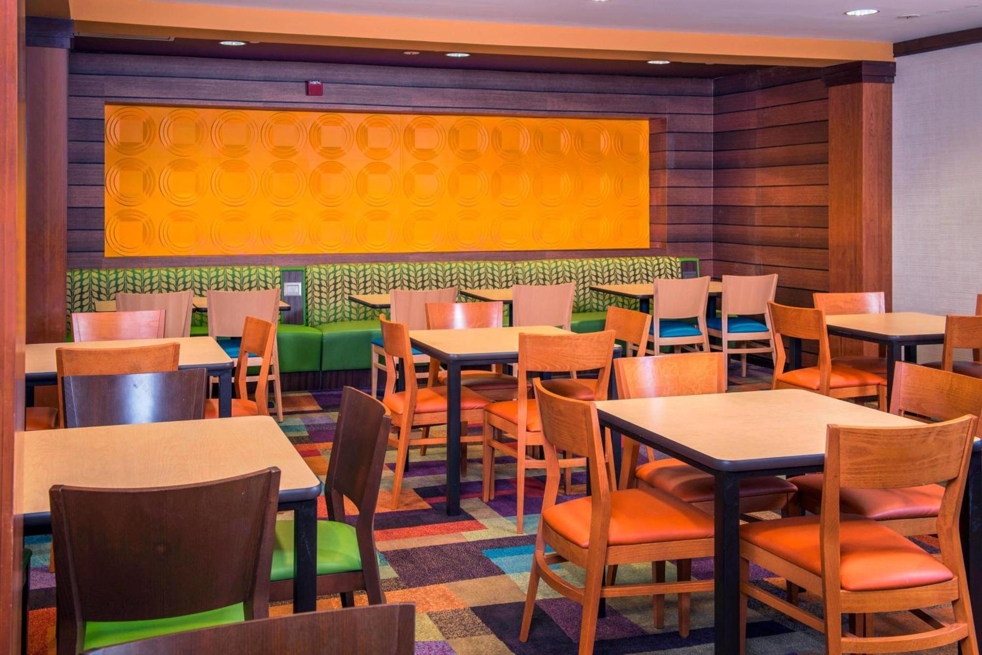 Fairfield Inn & Suites By Marriott Уилямсбърг Екстериор снимка