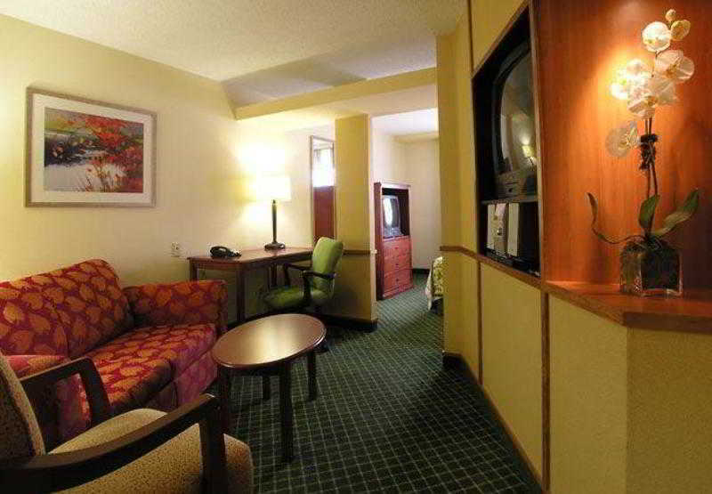Fairfield Inn & Suites By Marriott Уилямсбърг Екстериор снимка