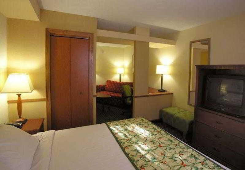 Fairfield Inn & Suites By Marriott Уилямсбърг Екстериор снимка
