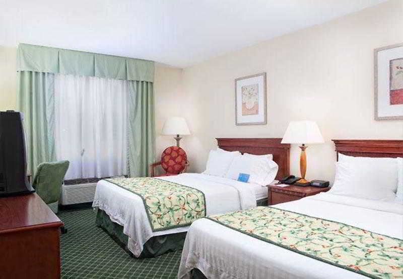 Fairfield Inn & Suites By Marriott Уилямсбърг Екстериор снимка