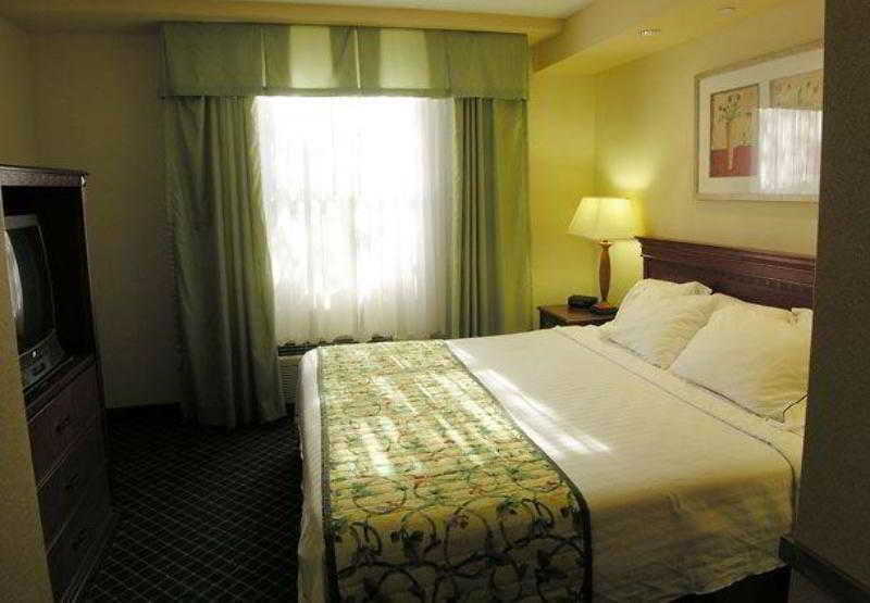 Fairfield Inn & Suites By Marriott Уилямсбърг Екстериор снимка