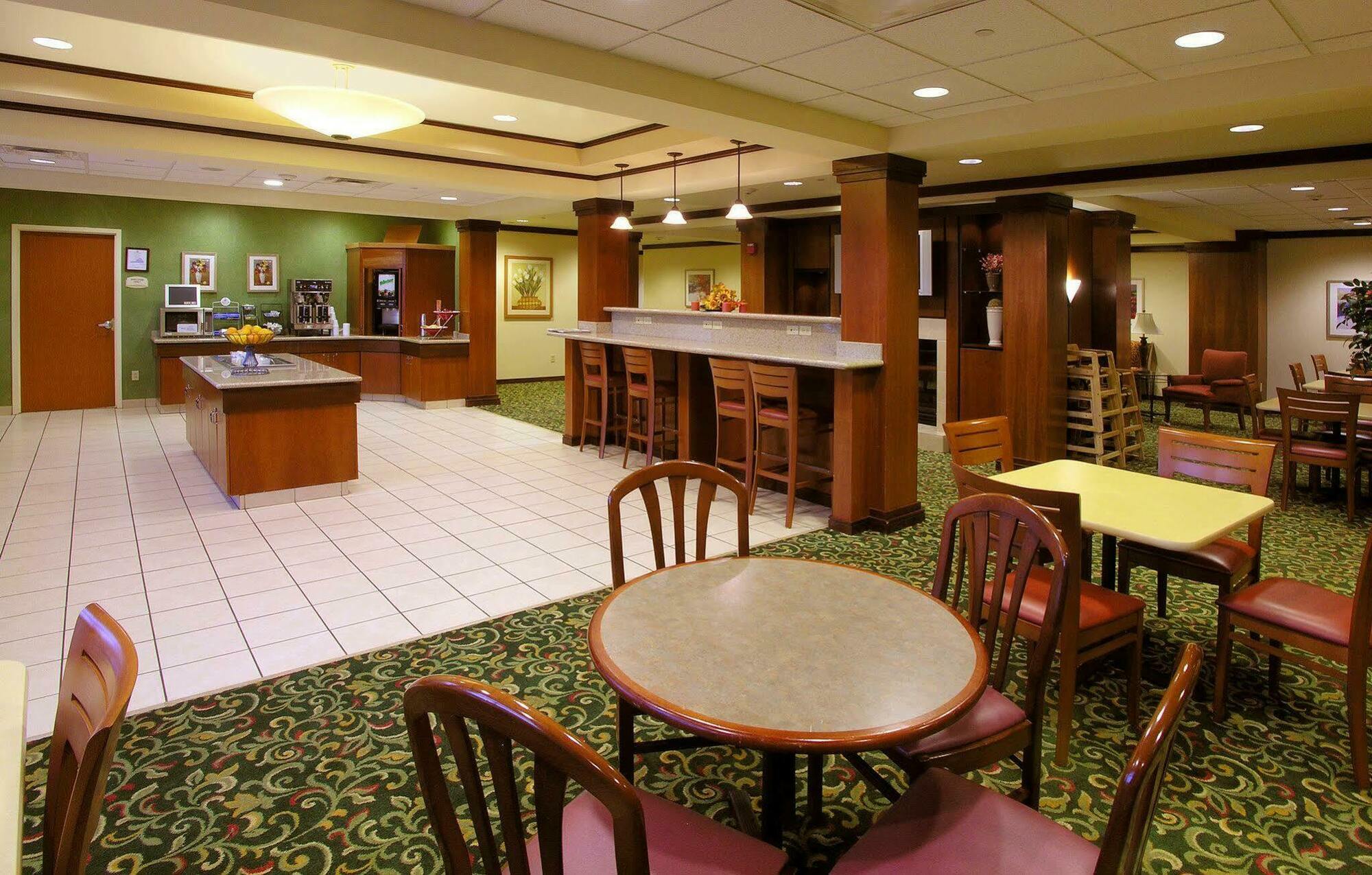 Fairfield Inn & Suites By Marriott Уилямсбърг Екстериор снимка